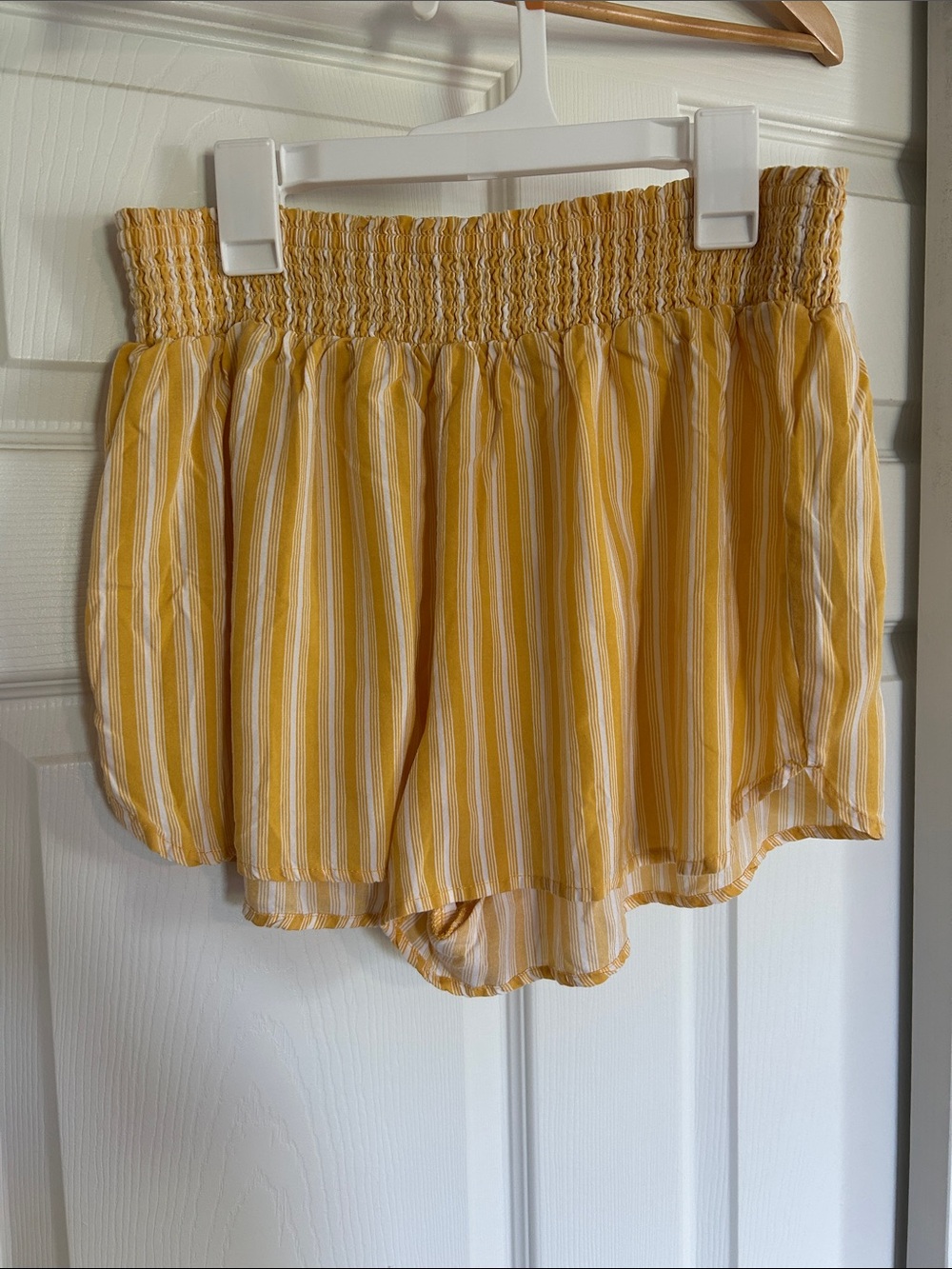 Hollister ultra high-rise cloth shorts